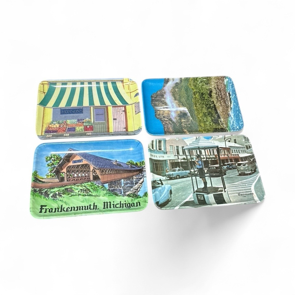 vintage souvenir trinket dishes small ashtrays Set Of (4) Tea Plates.